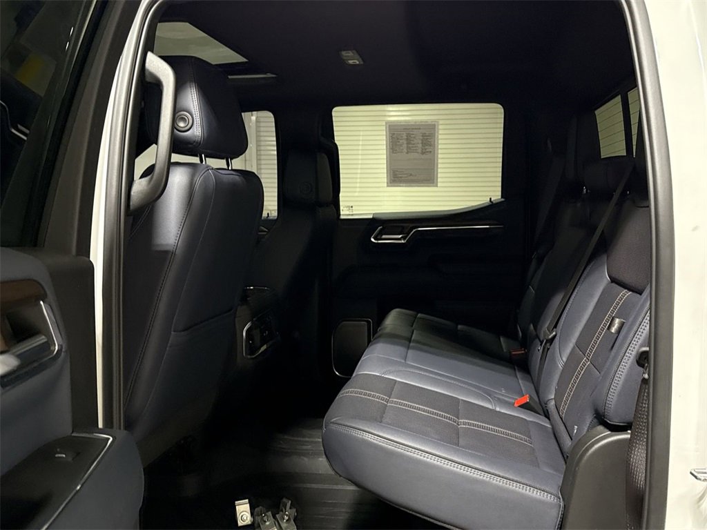 Used 2024 Chevrolet Silverado 1500 High Country image 24