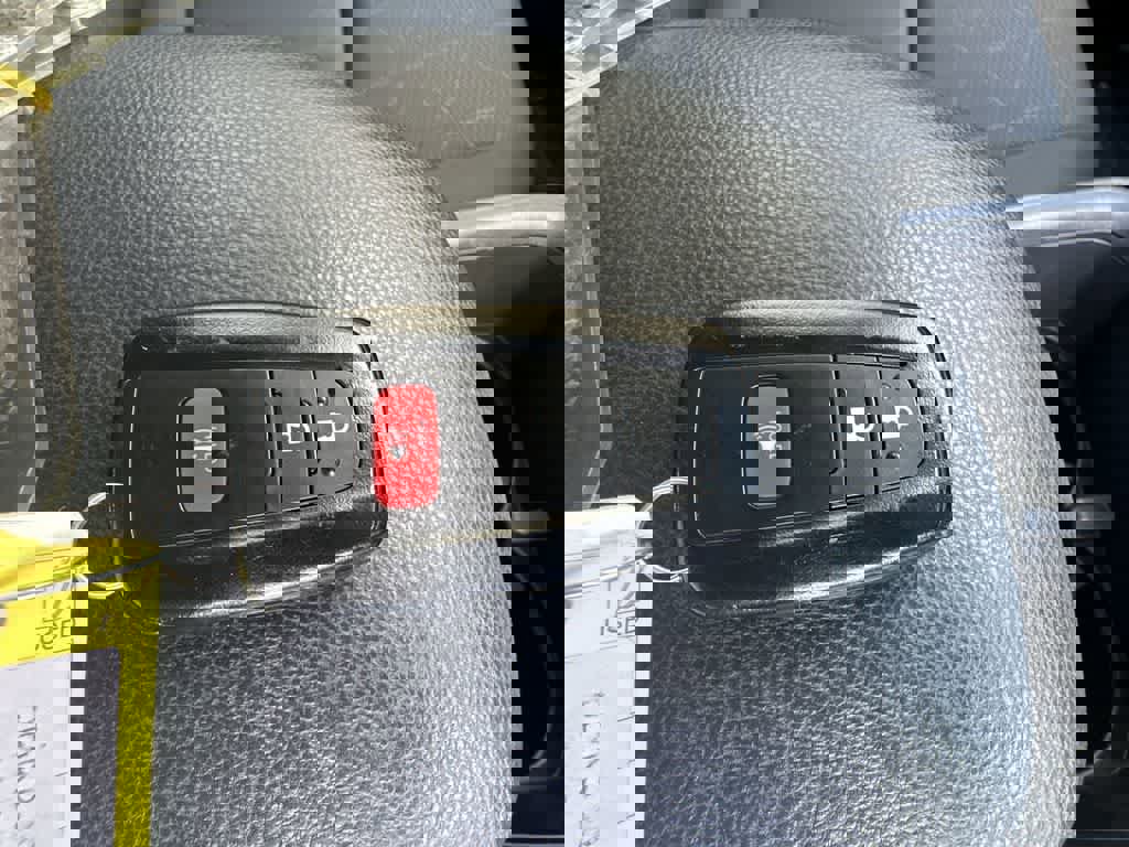 Used 2025 Toyota RAV4 XLE image 27