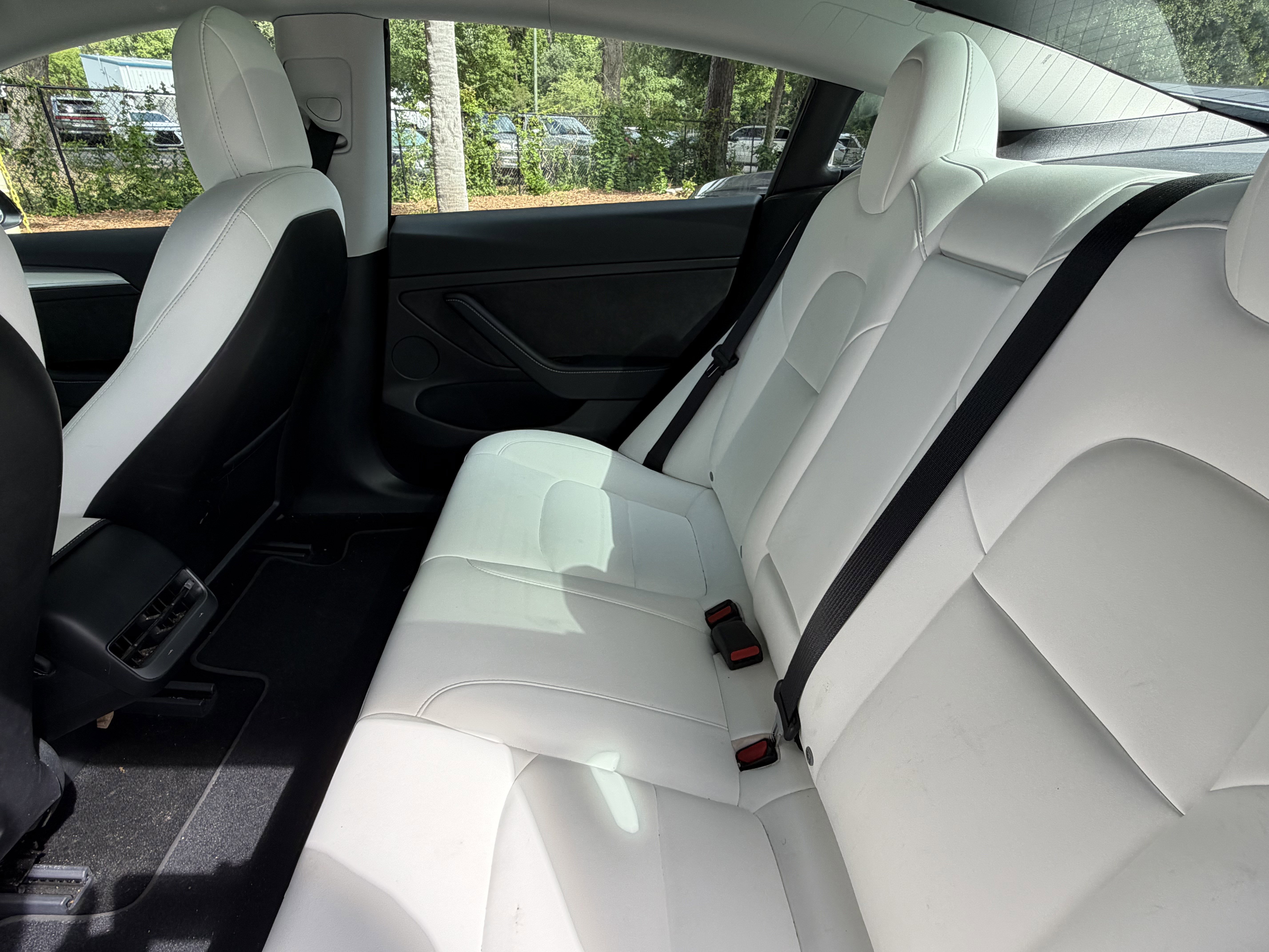 Used 2022 Tesla Model 3 Long Range AWD/4WD image 27