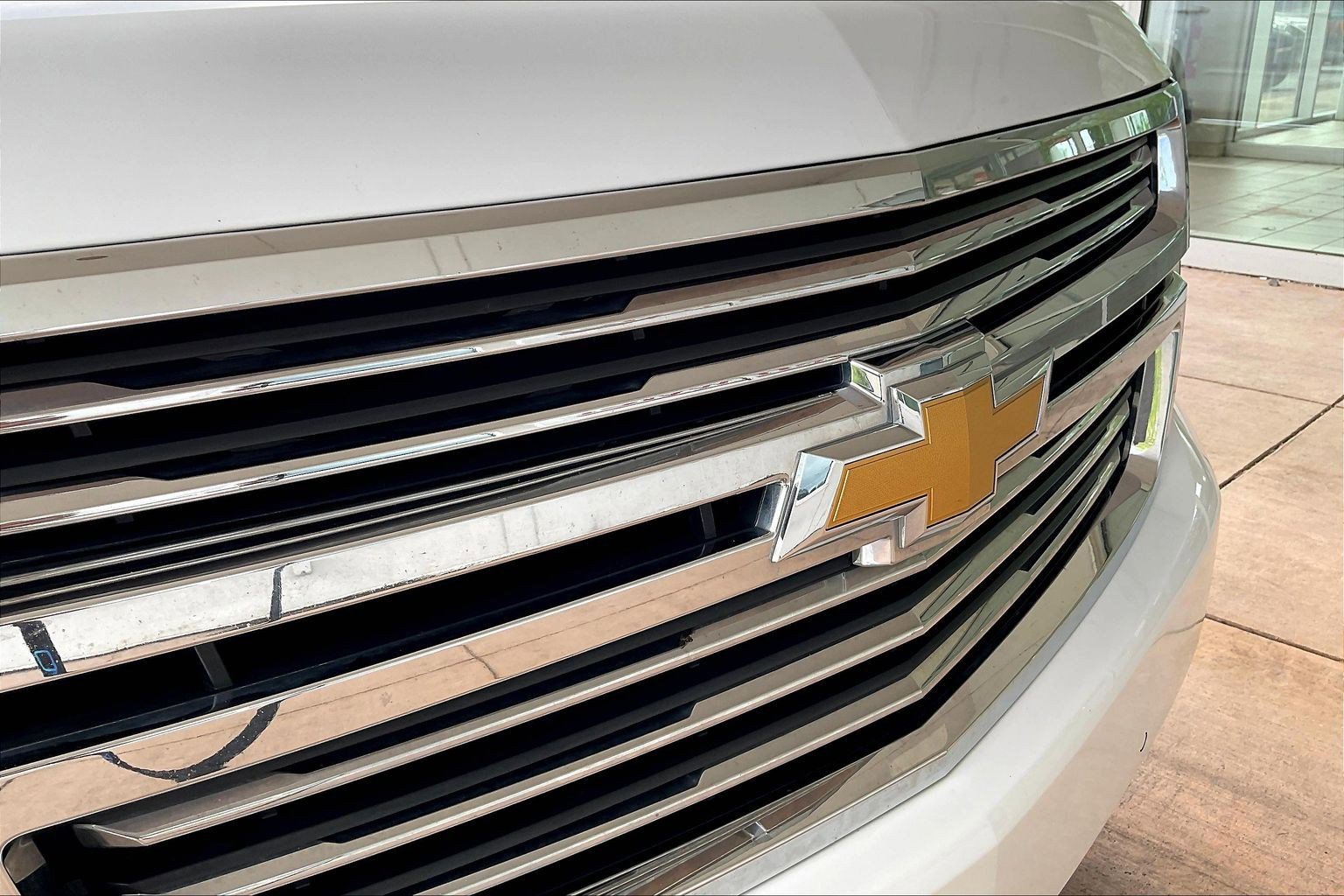 Used 2018 Chevrolet Tahoe Premier AWD/4WD image 32