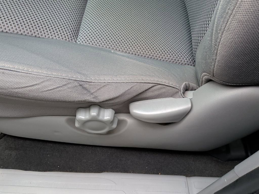 Used 2015 Toyota Tacoma 4x4 Access Cab V6 w/ TRD Sport Package image 13