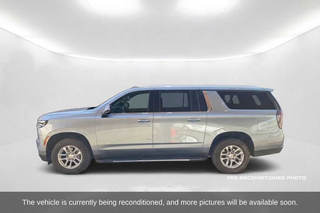 Used 2025 Chevrolet Suburban LT AWD/4WD image 9