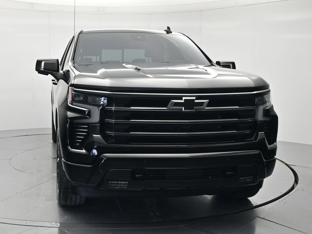 Used 2026 Chevrolet Silverado 1500 High Country w/ Midnight Edition AWD/4WD image 2
