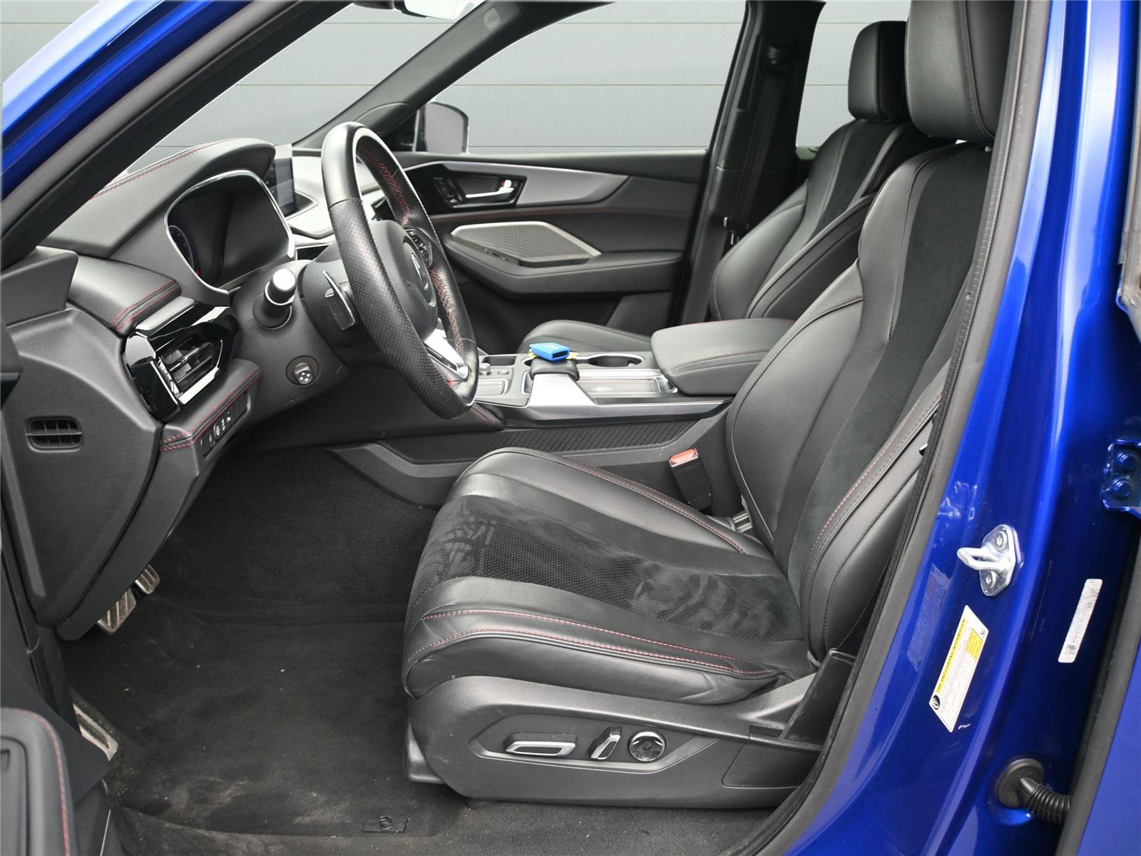 Used 2023 Acura MDX A-Spec image 7