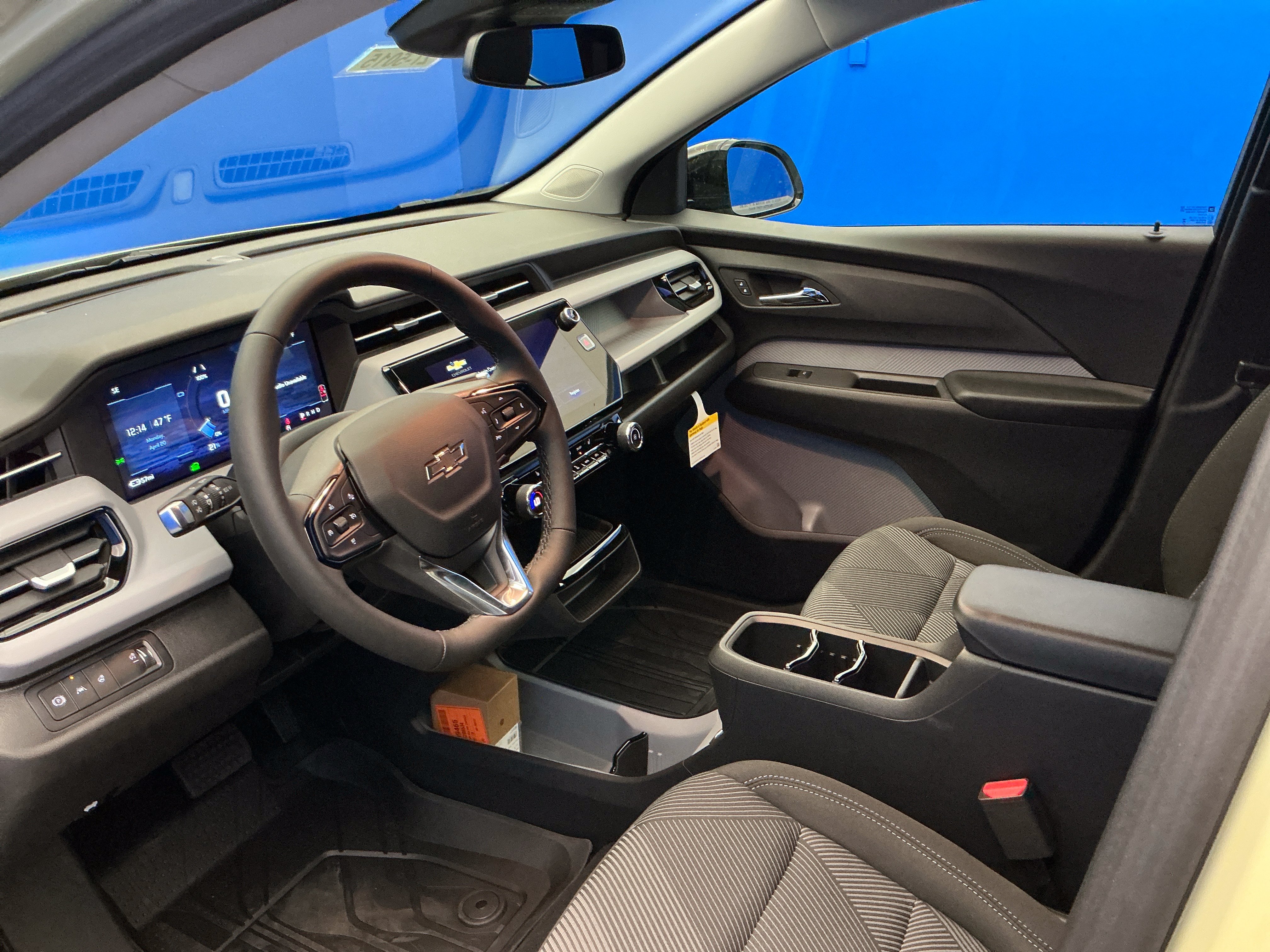 New 2027 Chevrolet Bolt LT w/ Comfort Package FWD image 13