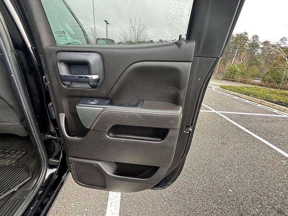 Used 2018 Chevrolet Silverado 1500 LT w/ All Star Edition image 26