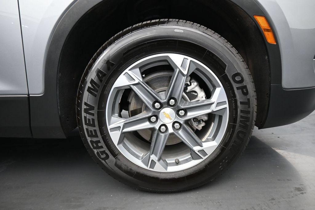 Used 2025 Chevrolet Blazer LT FWD image 10