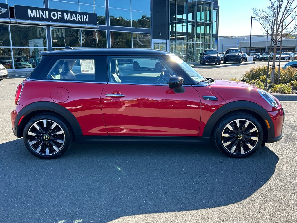 Used 2024 MINI Cooper SE image 6