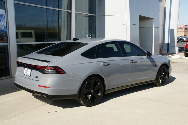 Used 2023 Honda Accord Sport image 3