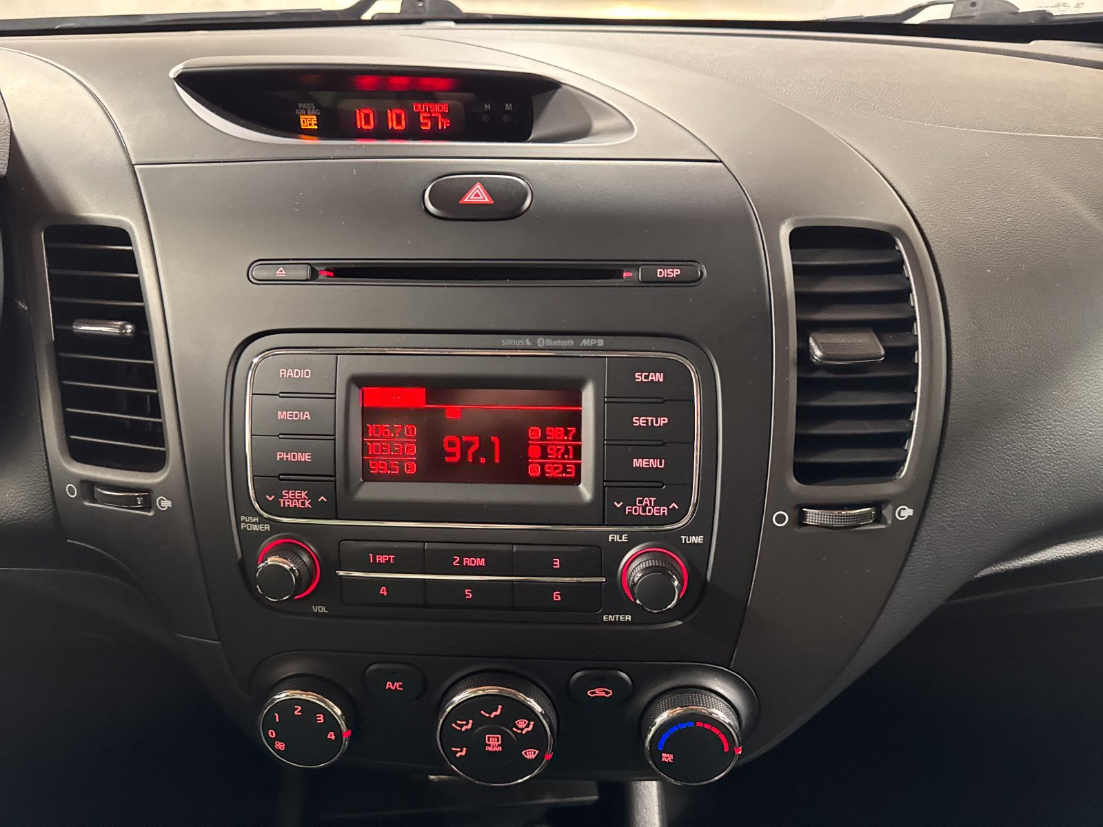 Used 2016 Kia Forte LX FWD image 17