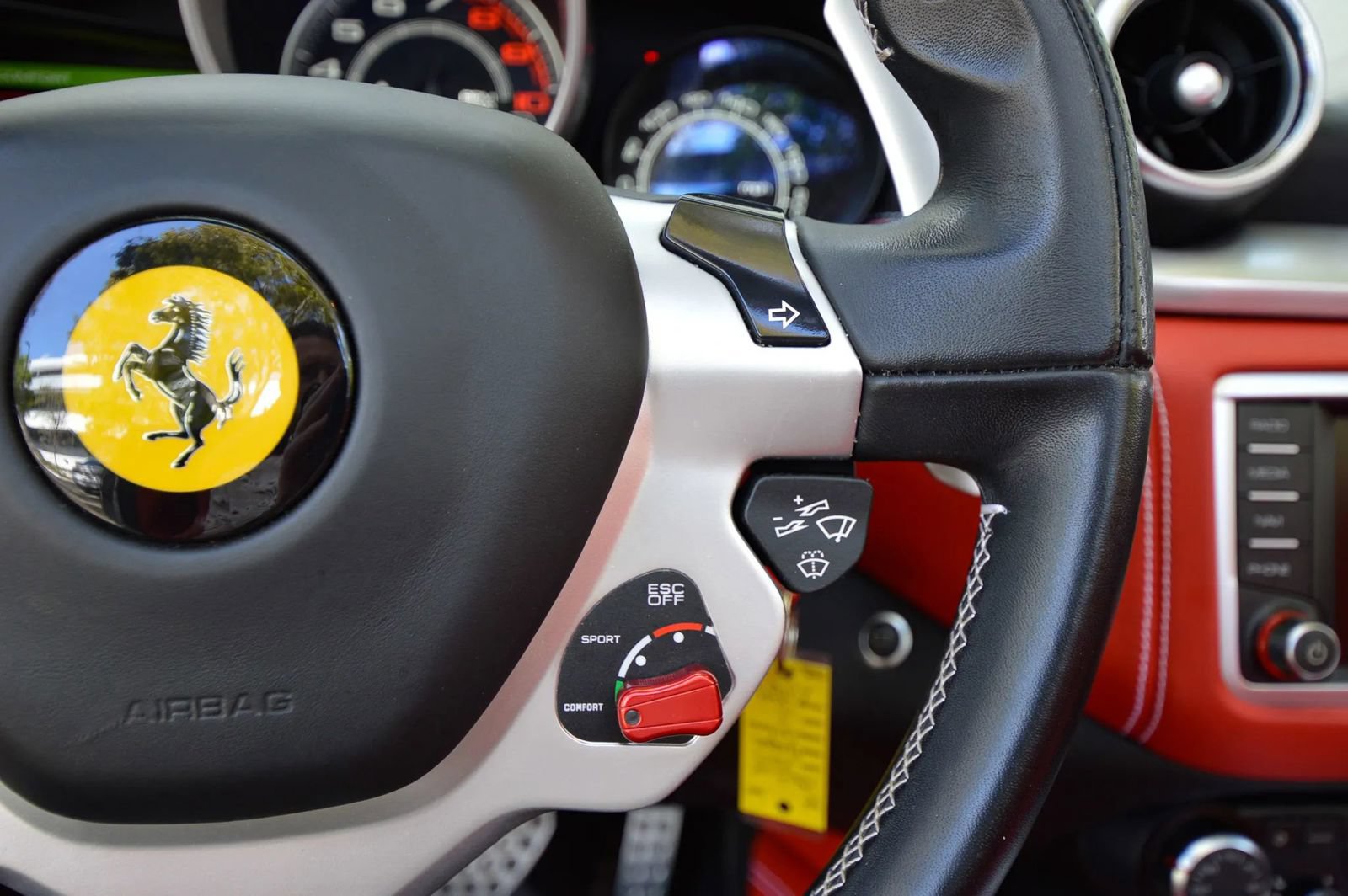 Used 2015 Ferrari California T RWD image 45