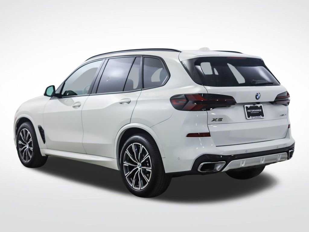 Certified 2024 BMW X5 xDrive40i w/ M Sport Package AWD/4WD image 3