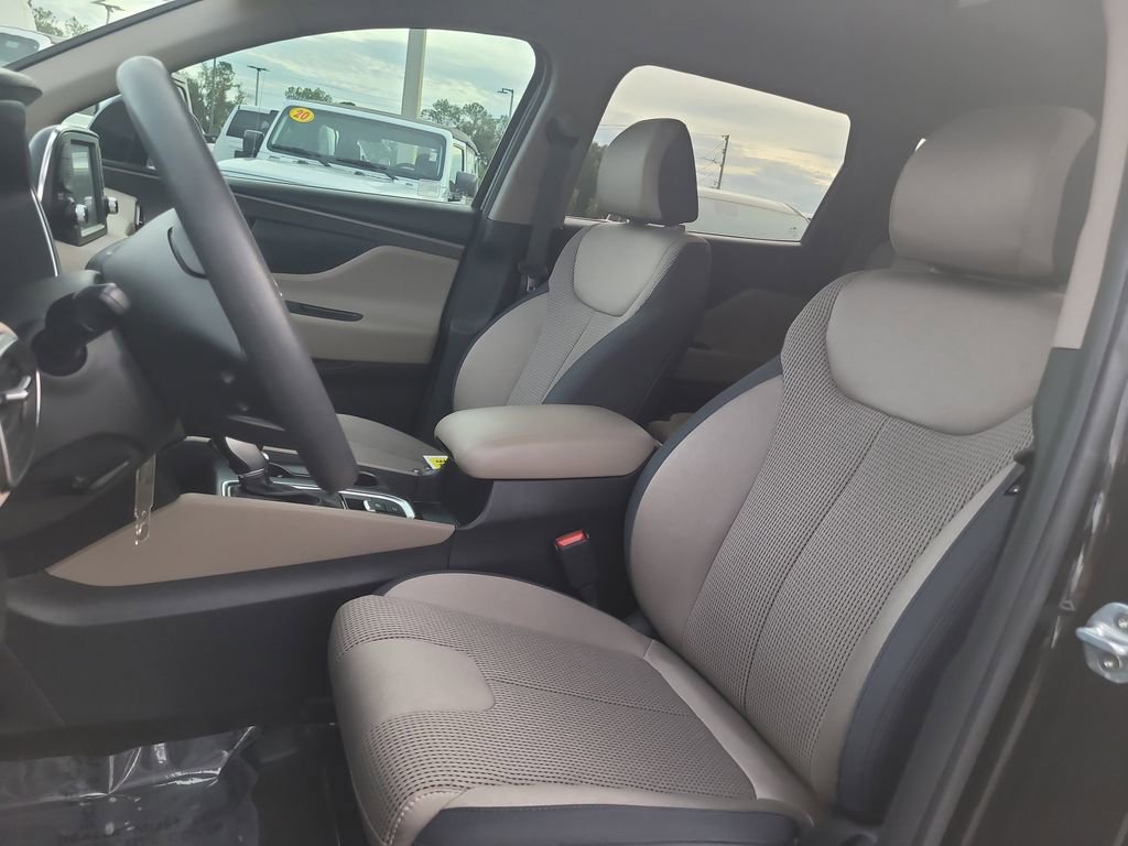 Used 2020 Hyundai Santa Fe SE image 16