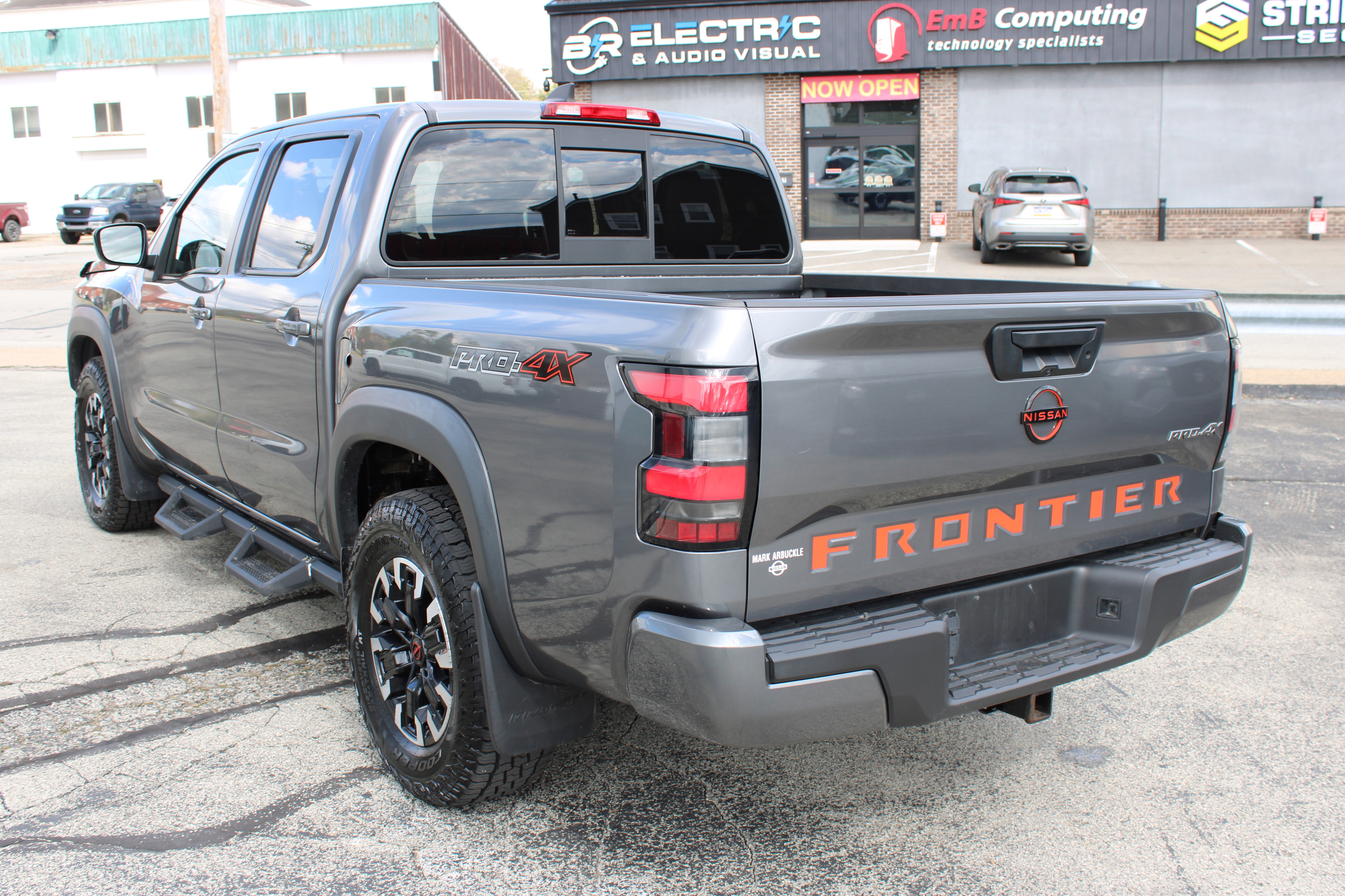 Certified 2022 Nissan Frontier PRO-4X w/ Off-Road Protection Package image 3