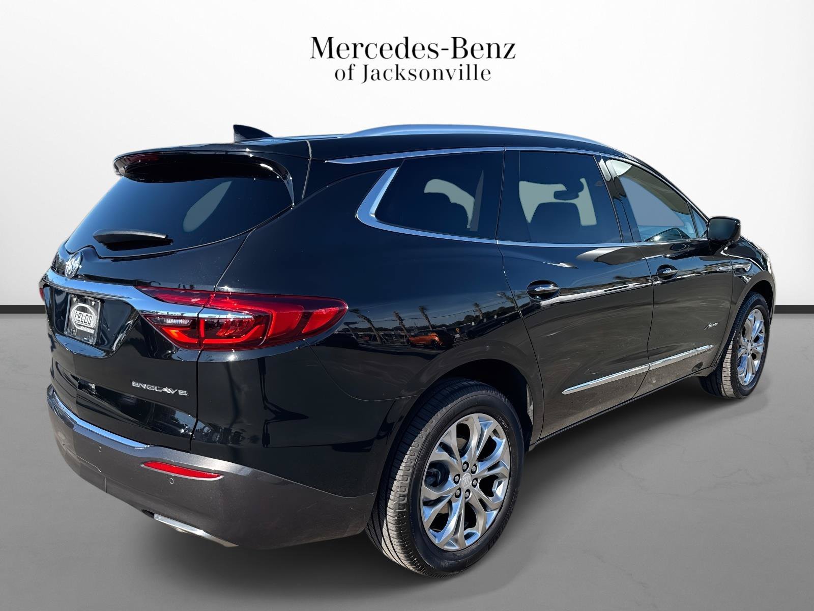 Used 2019 Buick Enclave Avenir w/ Avenir Technology Package FWD image 3
