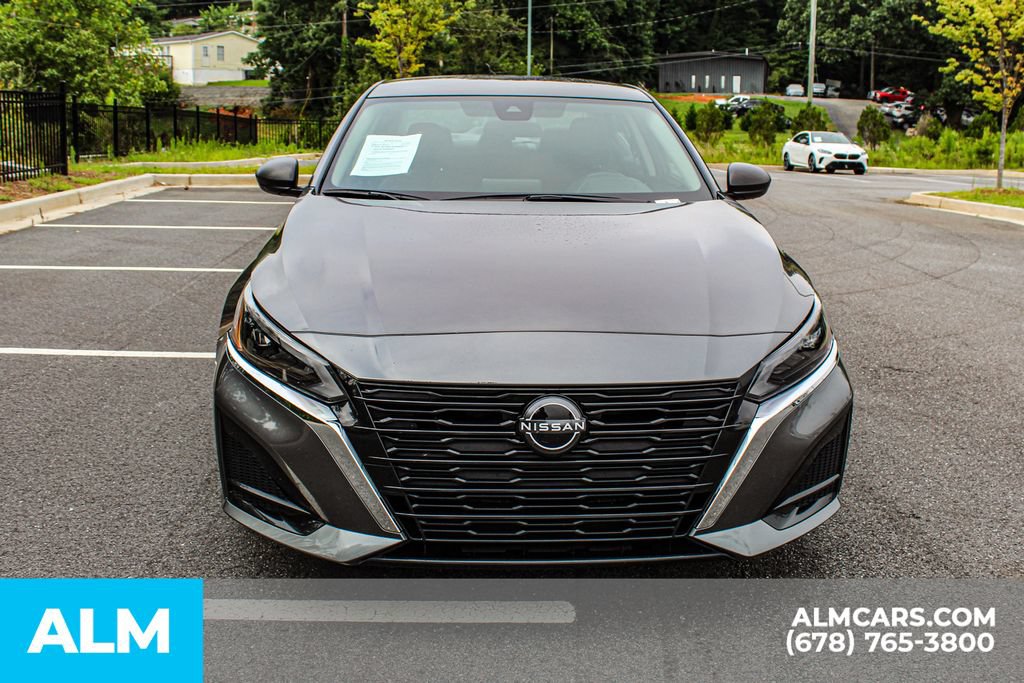 Used 2024 Nissan Altima 2.5 SV FWD image 9