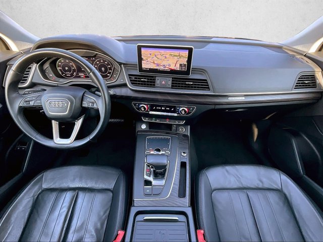 Used 2020 Audi Q5 e Premium w/ Convenience Package image 16