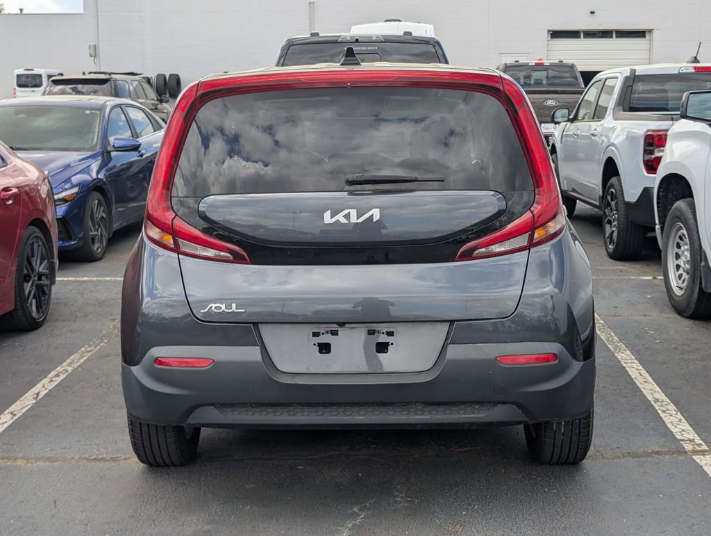 Used 2022 Kia Soul LX w/ Technology Package FWD image 6