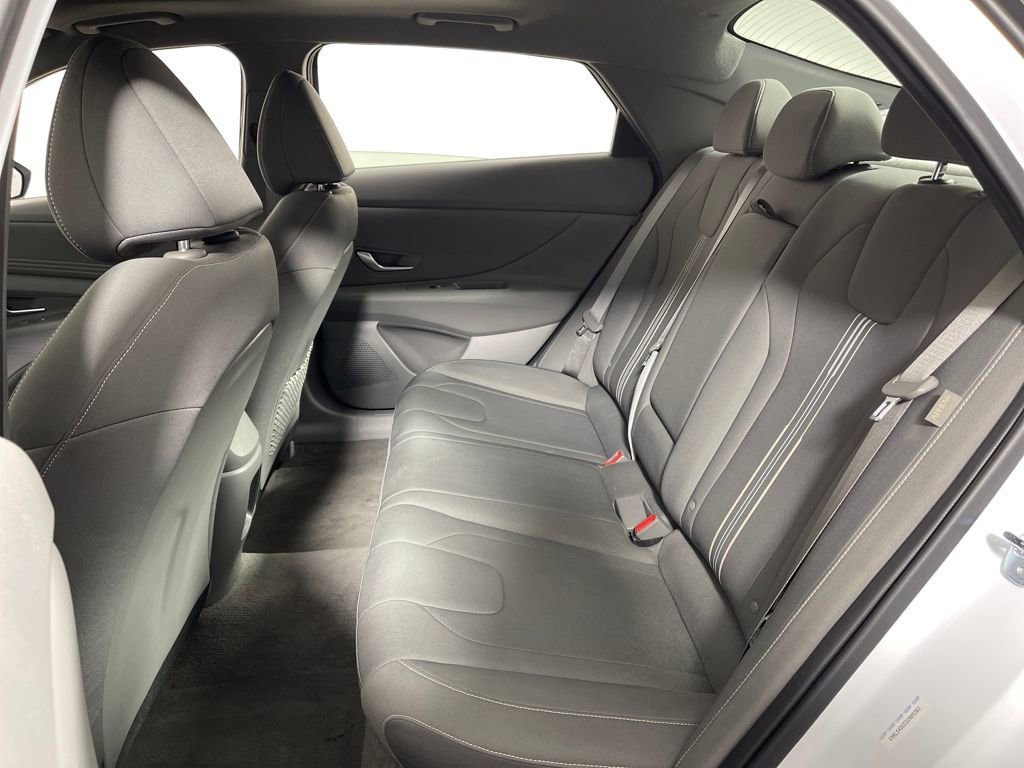 Certified 2025 Hyundai Elantra SEL image 13