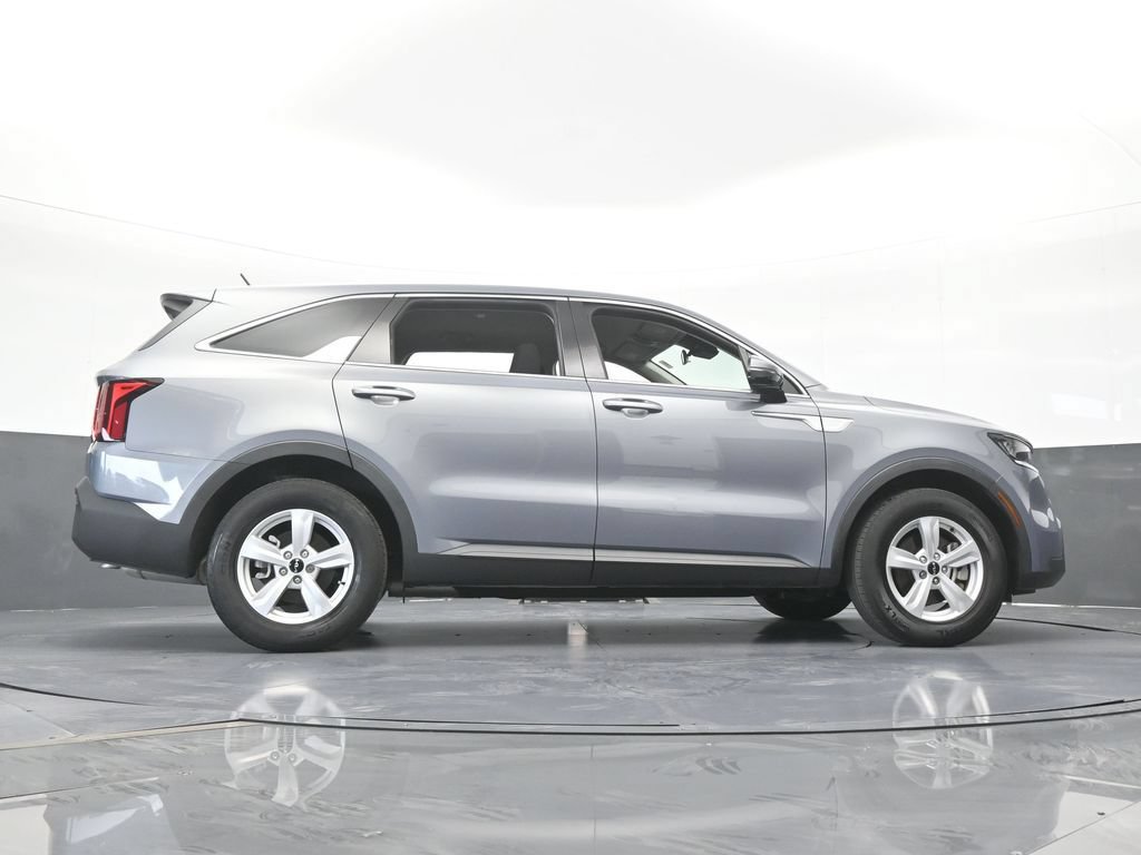 Used 2023 Kia Sorento LX FWD image 60