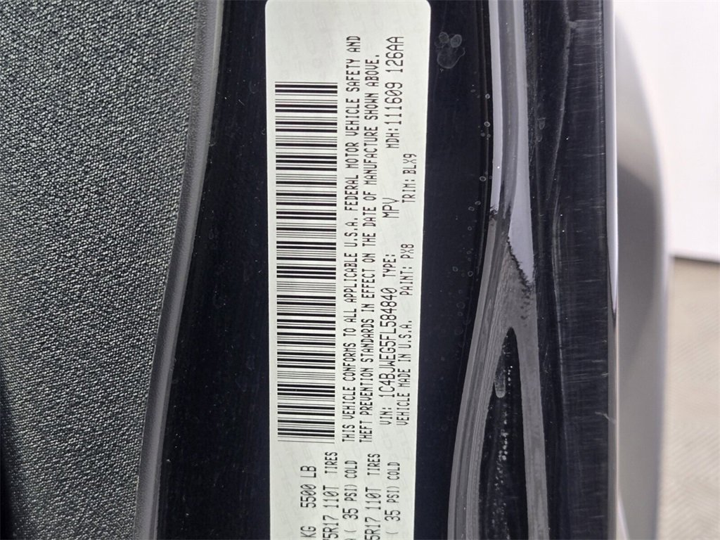 Used 2015 Jeep Wrangler Unlimited Sahara image 16