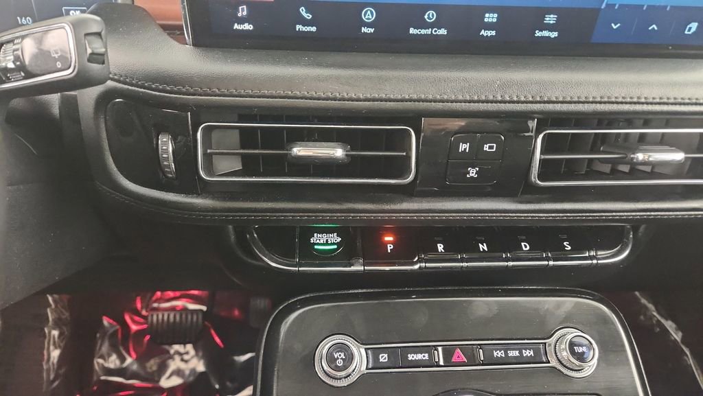 Used 2022 Lincoln Nautilus Reserve w/ Luxury Package image 23