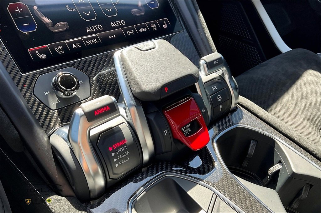 Used 2023 Lamborghini Urus Performante image 28