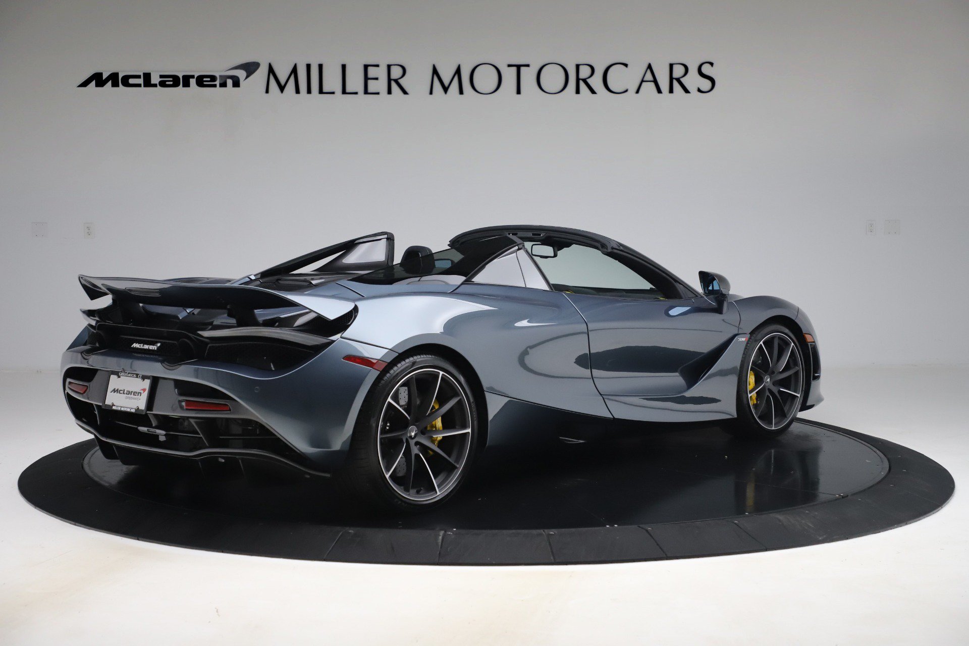 Used 2020 McLaren 720S Spider RWD image 8