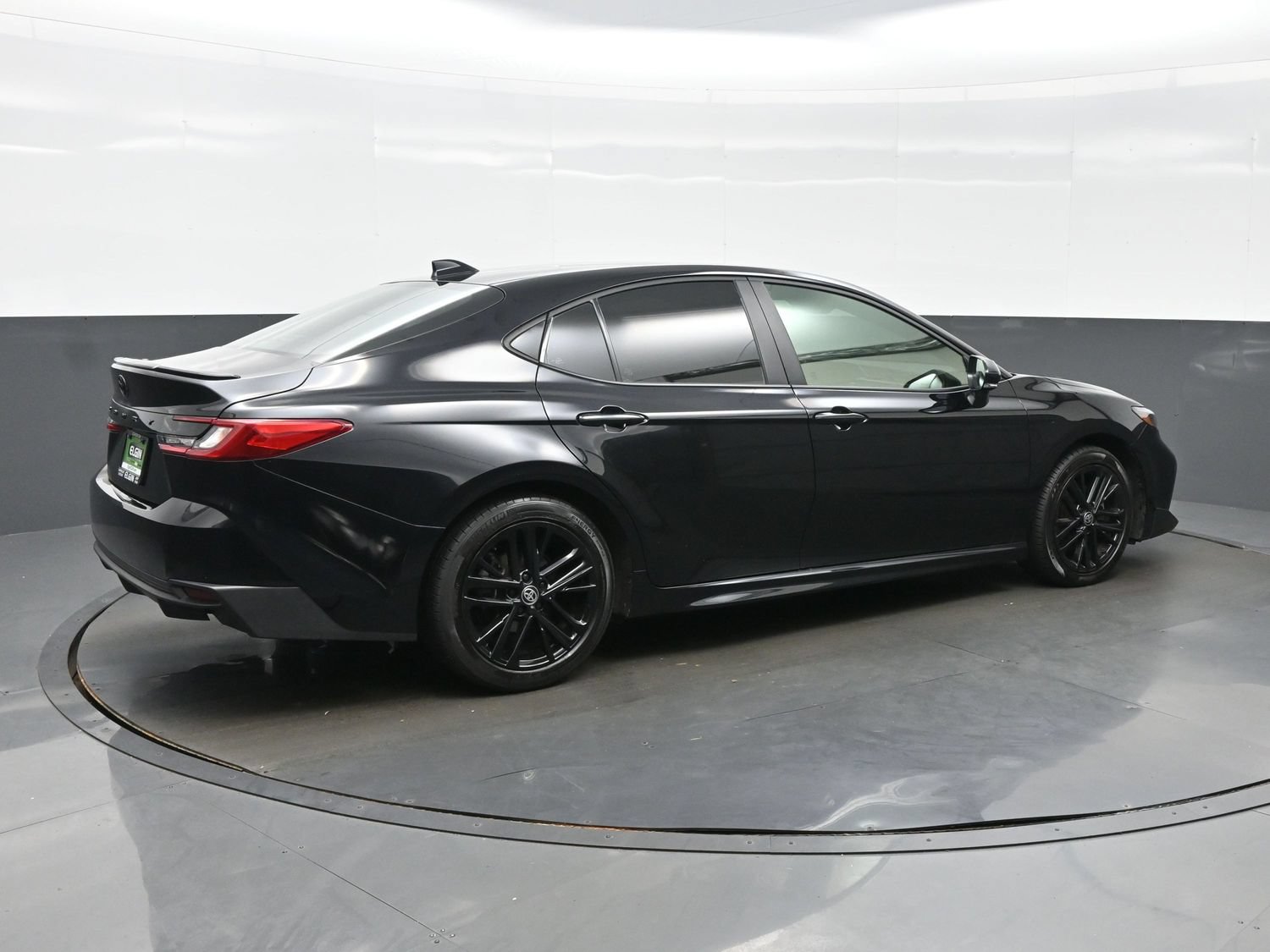 Used 2025 Toyota Camry SE AWD/4WD image 8