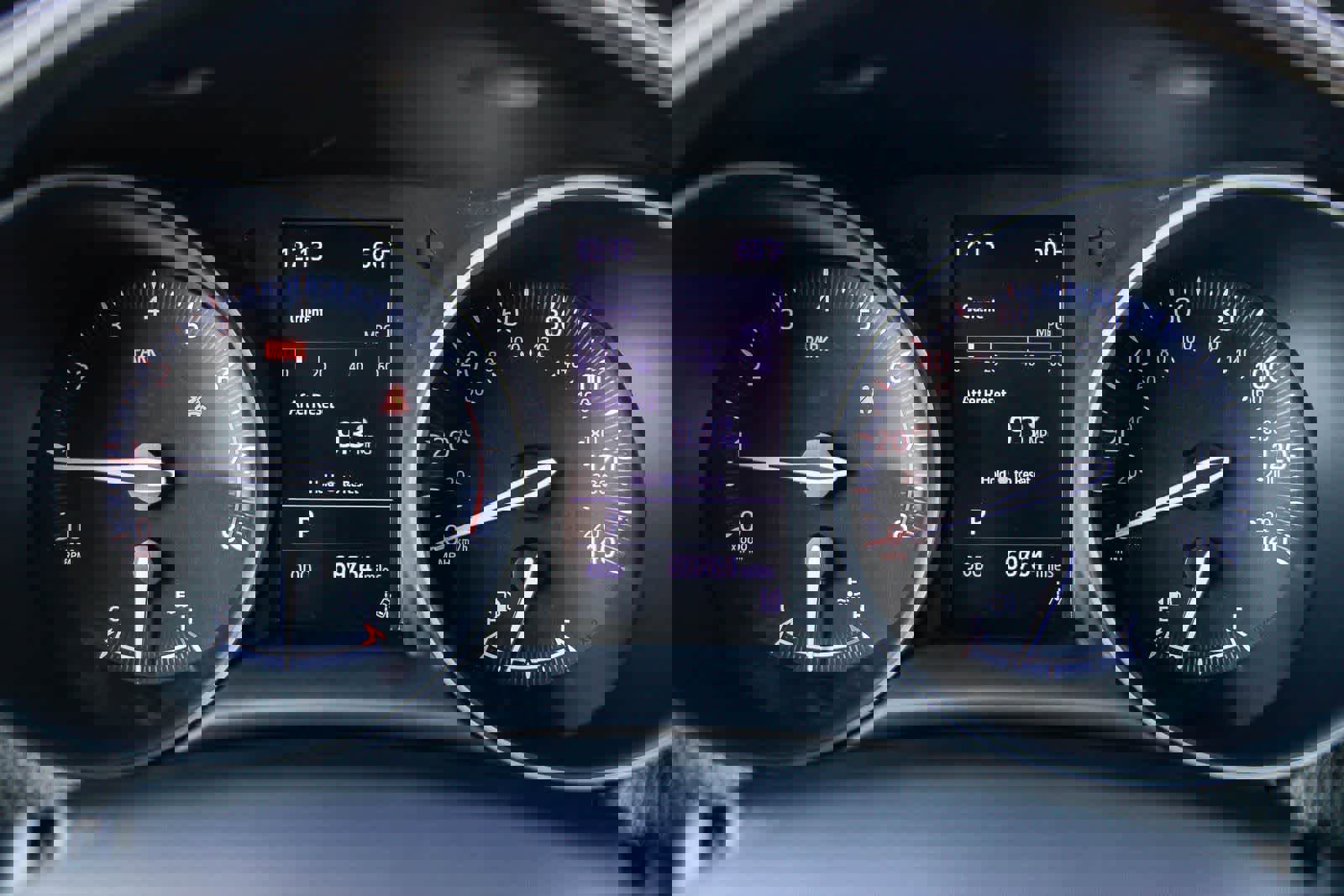 Used 2020 Toyota C-HR LE image 23