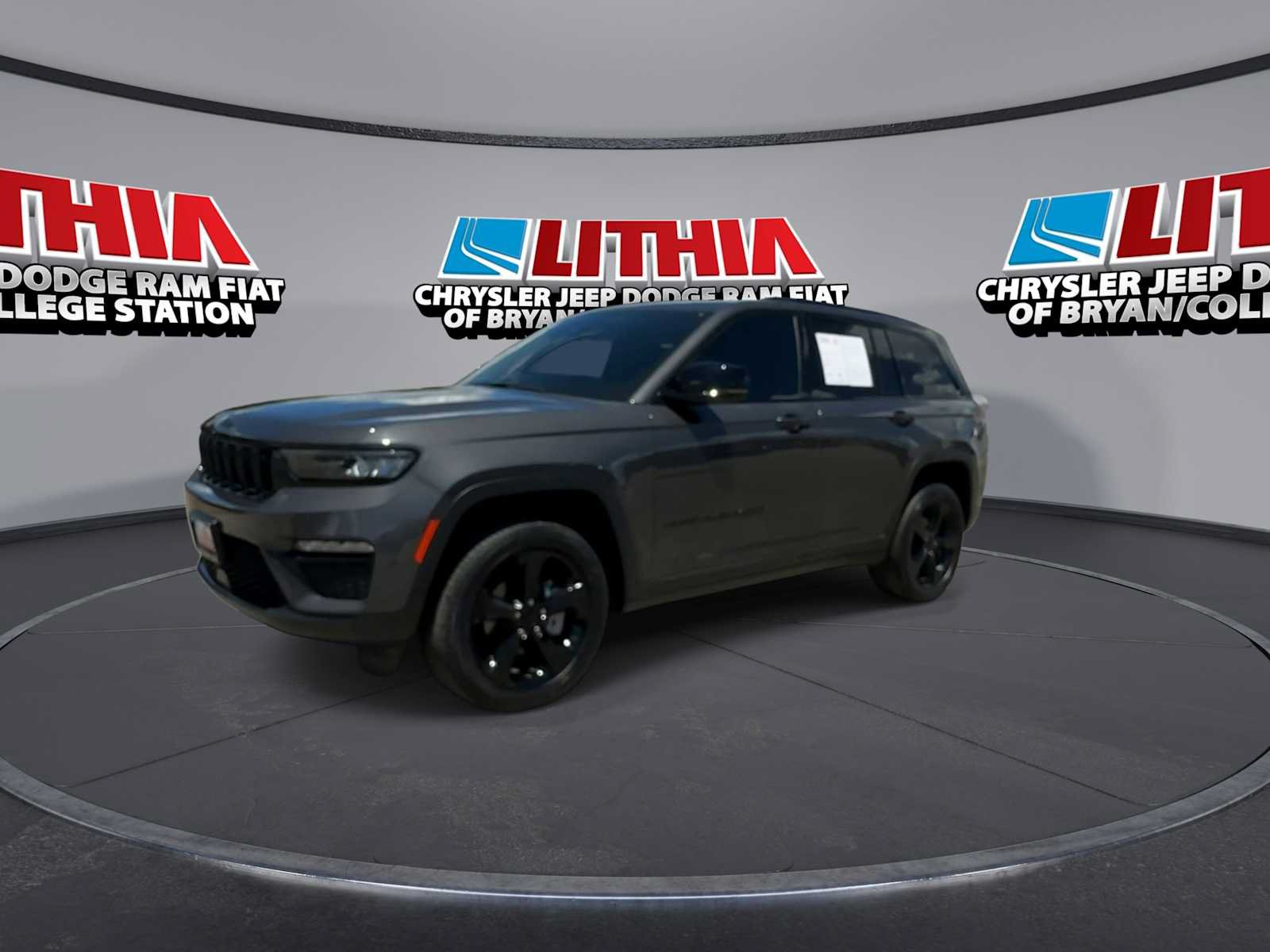Used 2023 Jeep Grand Cherokee Limited w/ Black Appearance Package RWD image 4