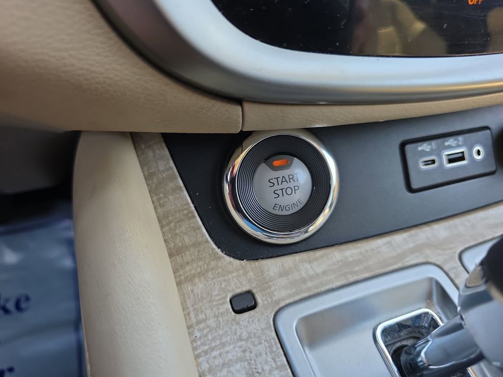 Used 2024 Nissan Murano SV image 27