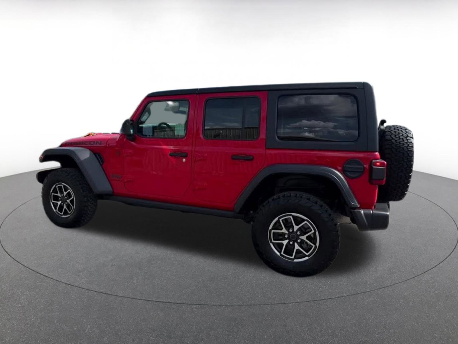 Used 2025 Jeep Wrangler Unlimited Rubicon image 4