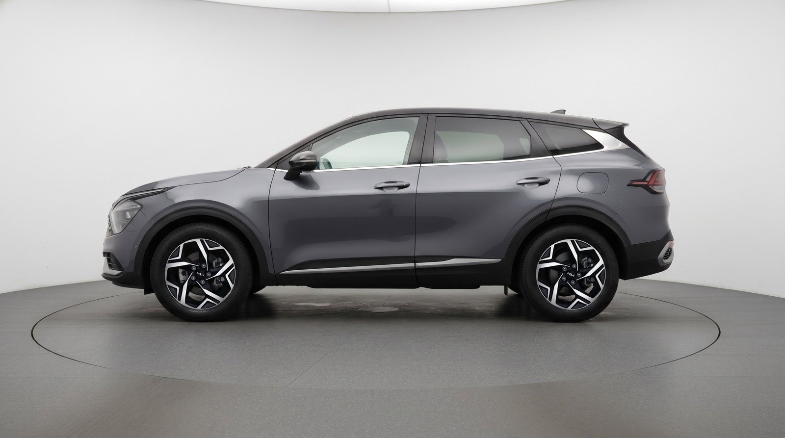 Used 2025 Kia Sportage LX FWD image 5