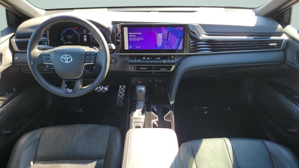Used 2025 Toyota Camry XSE FWD image 11