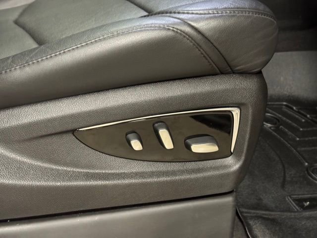 Used 2016 Cadillac Escalade Premium AWD/4WD image 10