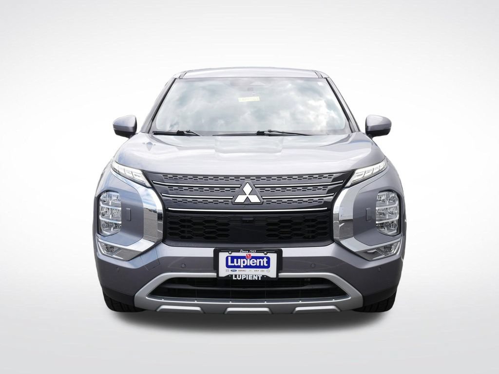 Used 2023 Mitsubishi Outlander SE AWD/4WD image 10