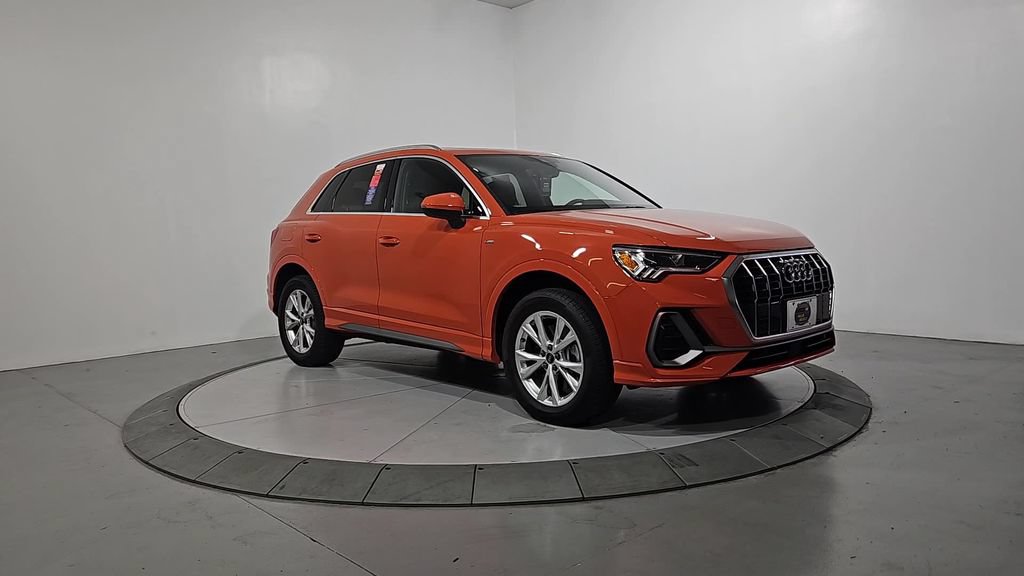 Used 2024 Audi Q3 2.0T Premium Plus w/ Premium Plus Package AWD/4WD image 8
