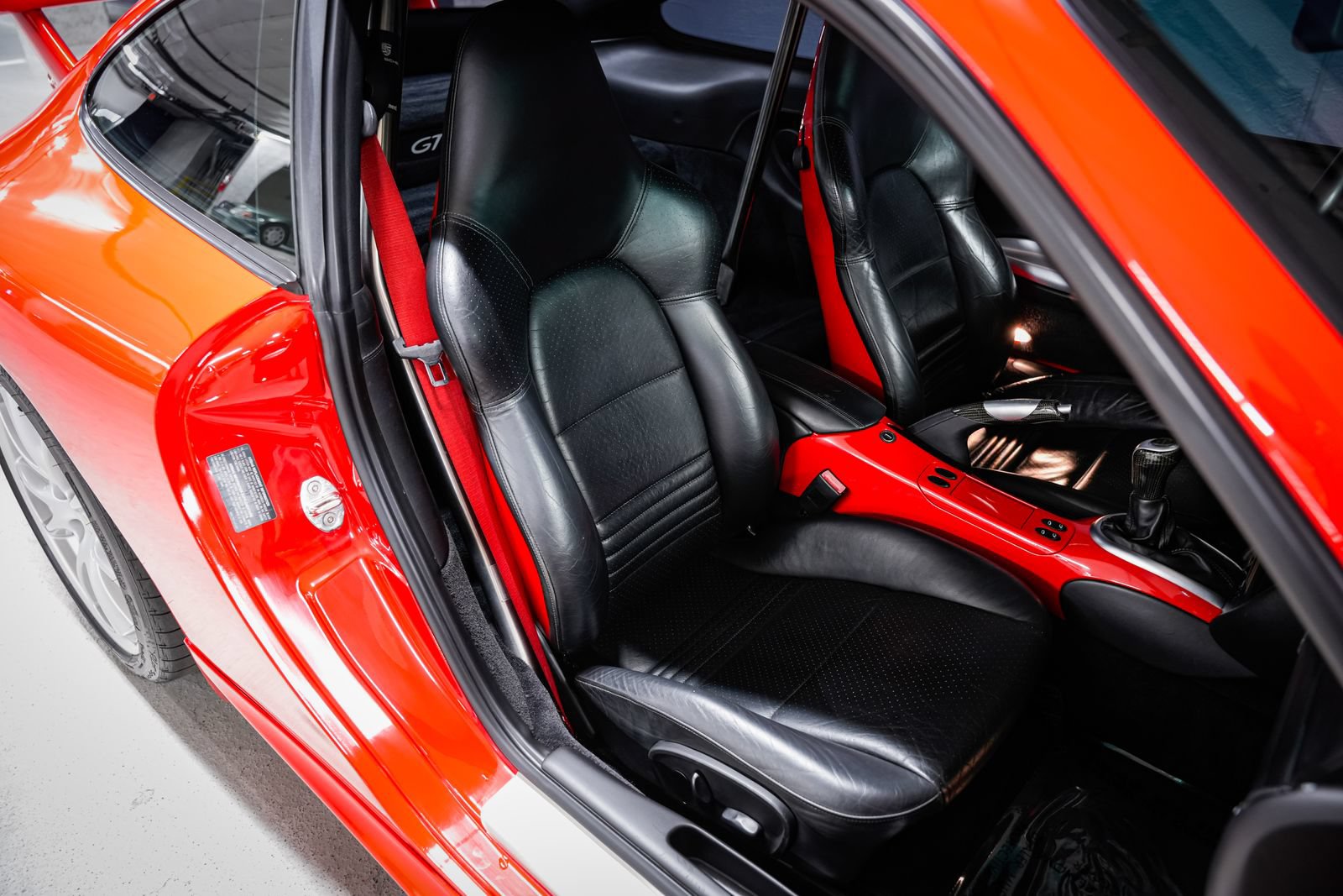 Used 2004 Porsche 911 GT3 RWD image 28