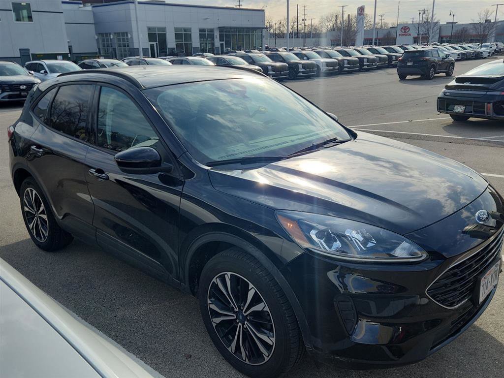 Used 2022 Ford Escape SE w/ SE Sport Appearance Package image 19