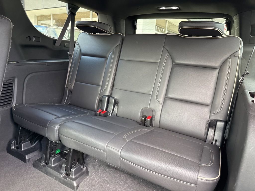 Used 2023 Chevrolet Suburban Premier image 39