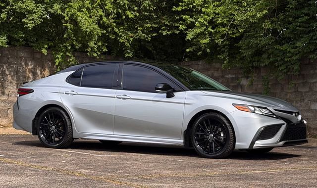 Used 2021 Toyota Camry XSE AWD/4WD image 2