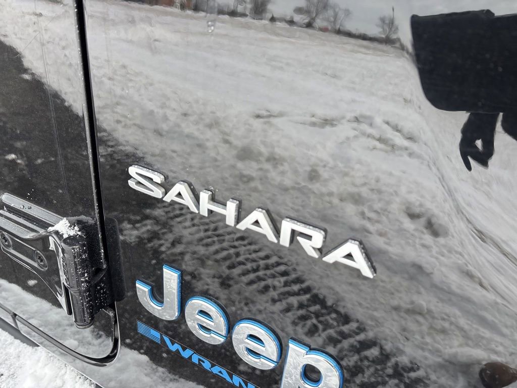 Used 2023 Jeep Wrangler Unlimited Sahara w/ Safety Group image 4