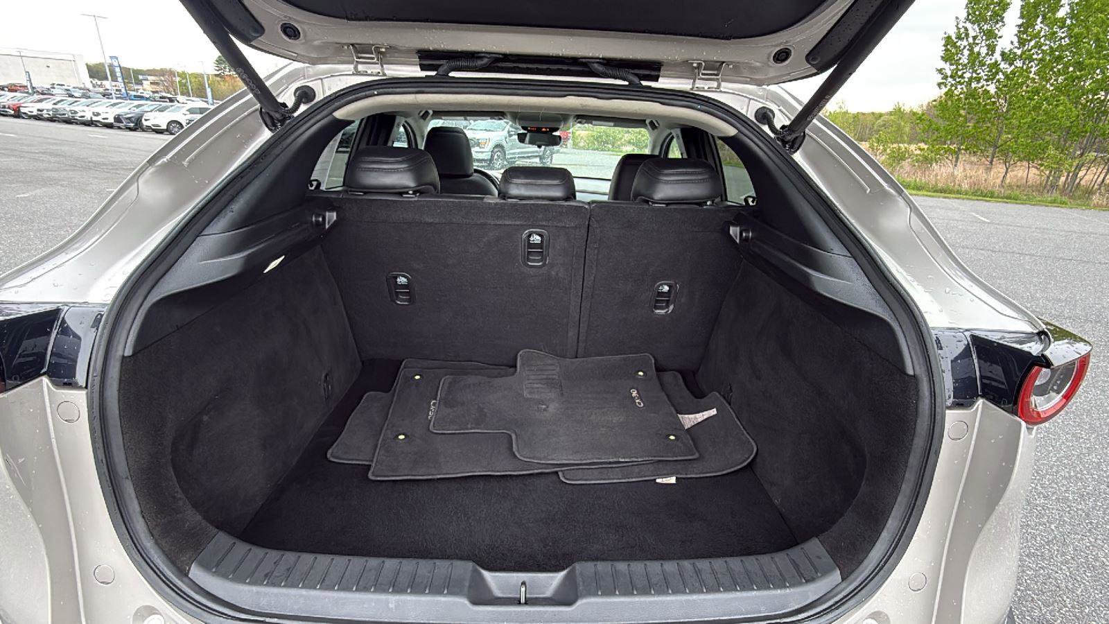 Used 2023 MAZDA CX-30 AWD 2.5 S w/ Premium Package image 19