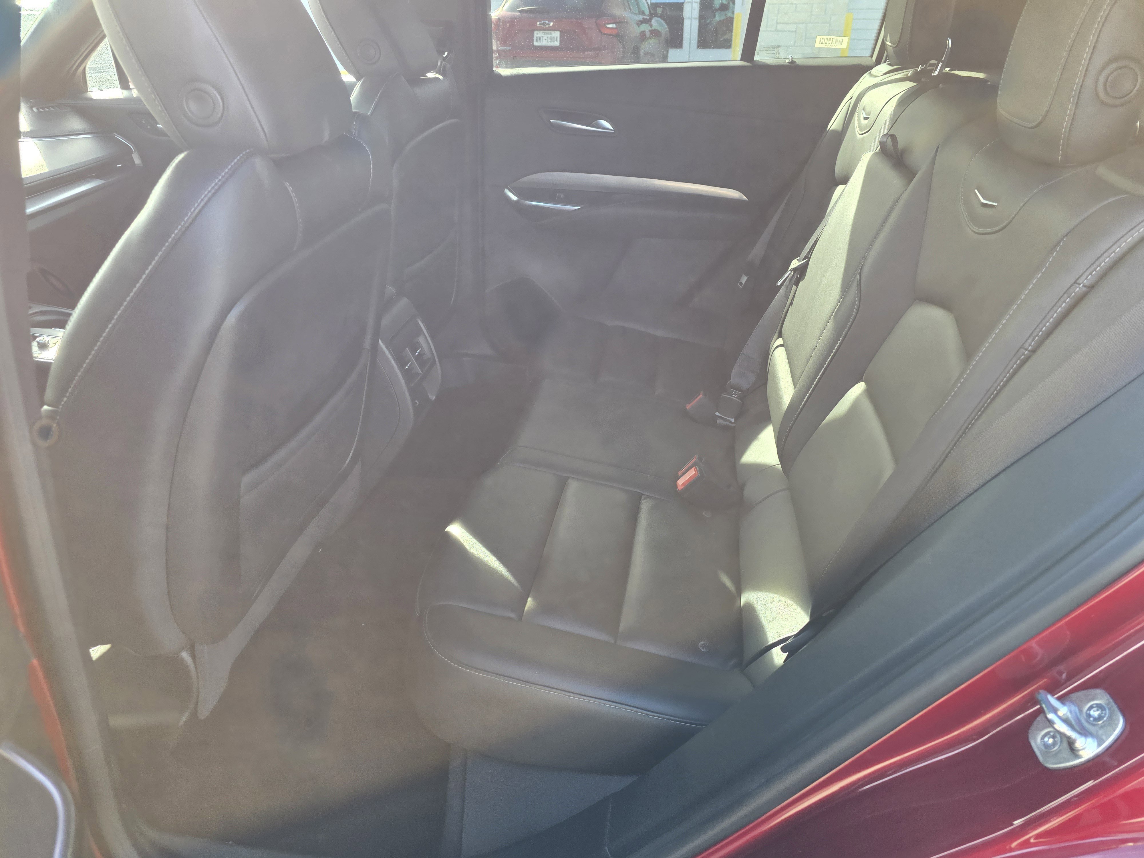 Used 2024 Cadillac XT4 Premium Luxury image 10