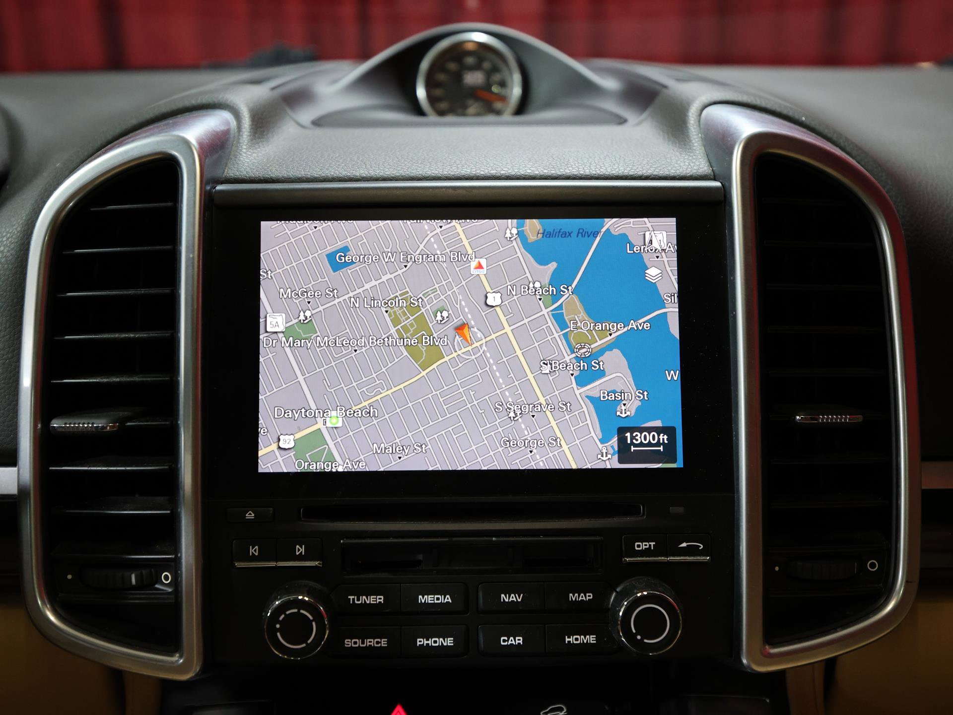 Used 2017 Porsche Cayenne S w/ Premium Plus Package image 19