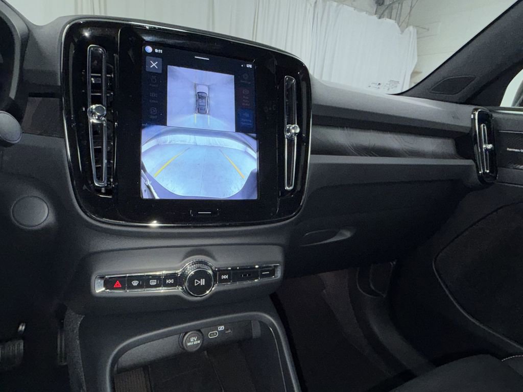 Used 2024 Volvo C40 P8 Recharge Ultimate w/ Protection Package Premier AWD/4WD image 22