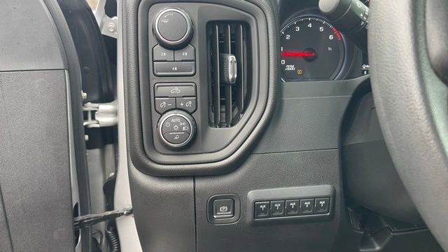 Used 2020 Chevrolet Silverado 2500 Custom w/ Custom Value Package image 12