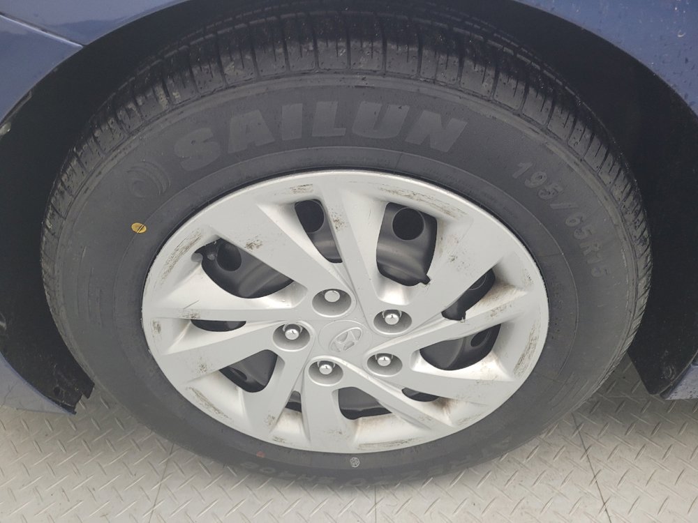 Used 2020 Hyundai Elantra SE image 31