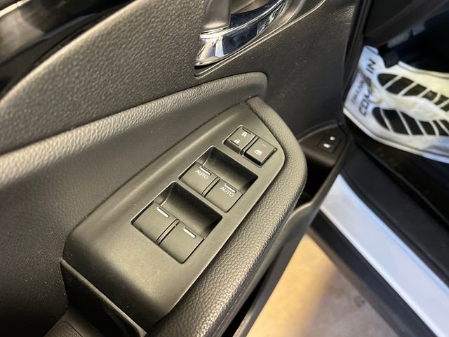 Used 2022 Honda Pilot Touring image 11